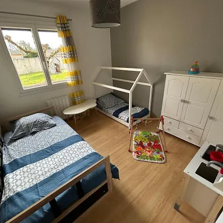 Maison Familiale Avec Piscine Chauffee Holiday home Saint-Andre-de-Cubzac