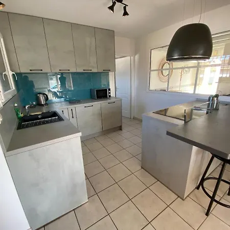 Maison Familiale Avec Piscine Chauffee Holiday home *